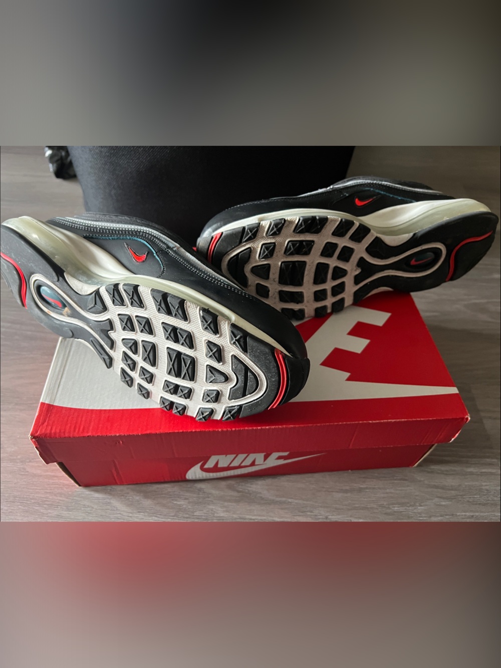 SOLD! NOT AVAILABLE! Nike Men’s Black with Crimson red Accent - Air Max 97 - Picture 8 of 10